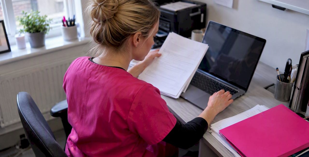 Aesthetic Wholesalers: UK Clinicians Must Check MHRA Before Paying